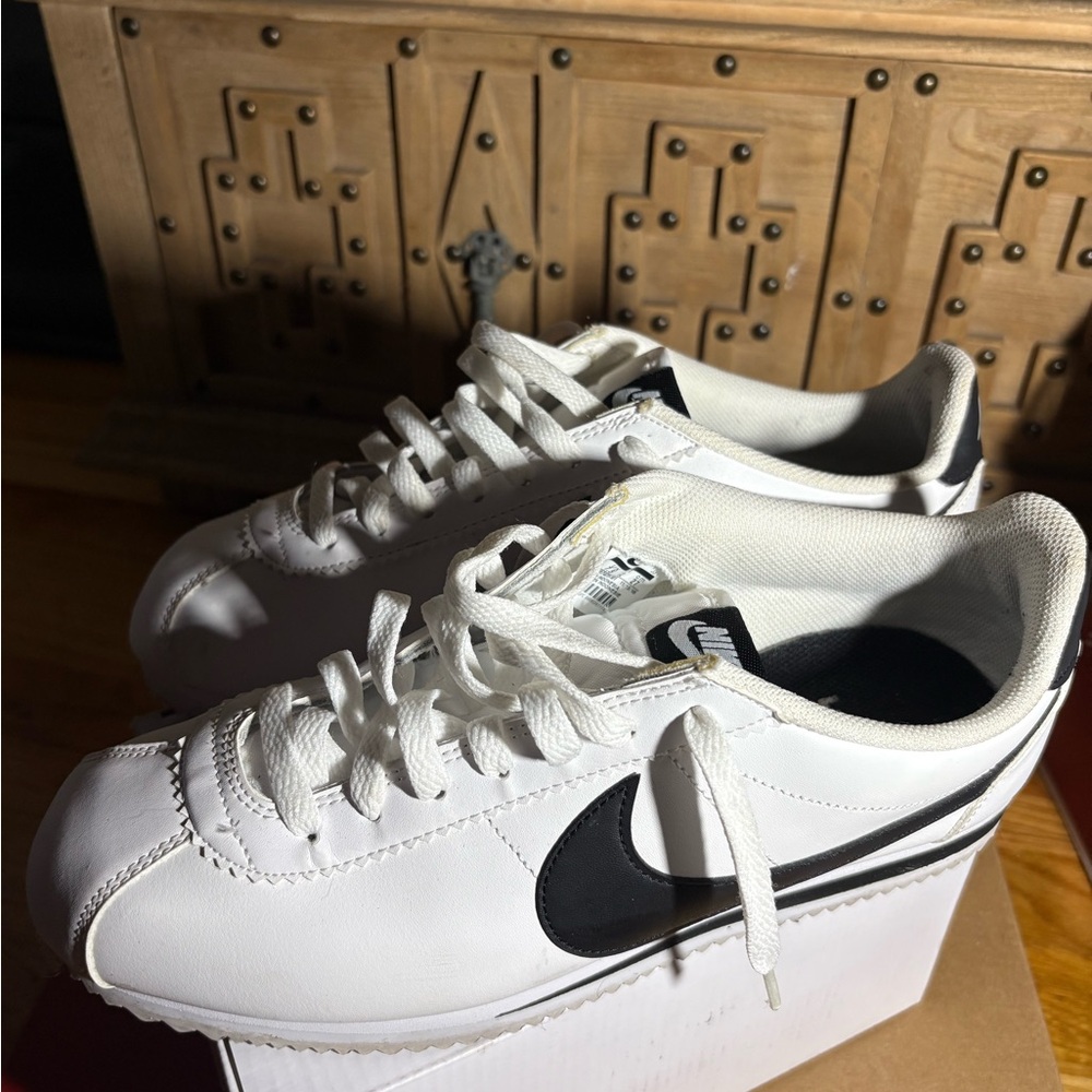 Nike Cortez black and white